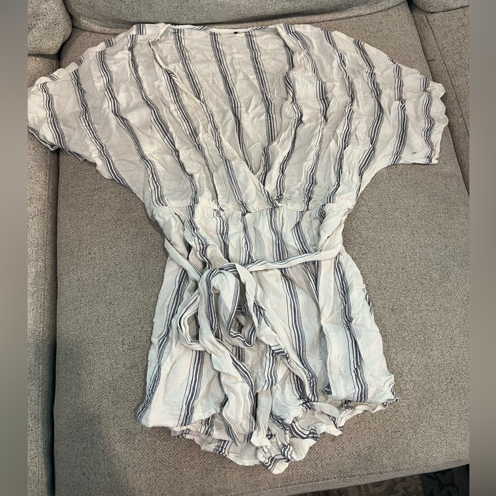 Lulus romper medium - Picture 2 of 2